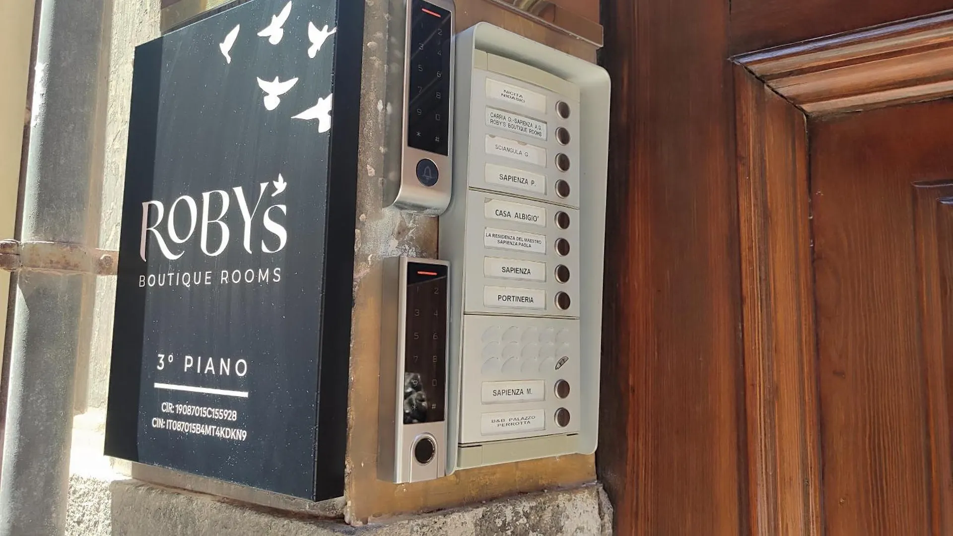 كاتانيا Roby'S Boutique Rooms - Luxury B&B فندق مبيت وإفطار